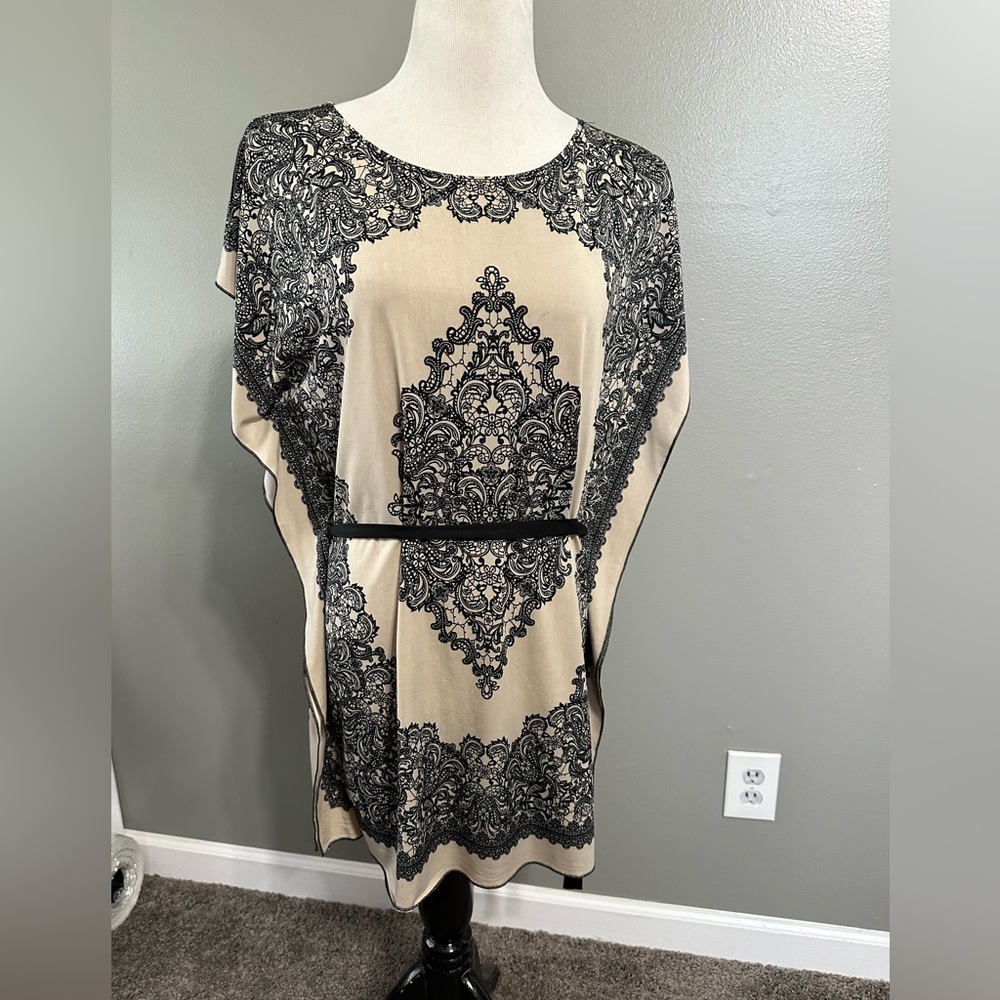 Metaphor women’s size, small pullover blouse with adjustable tie waist tan/black